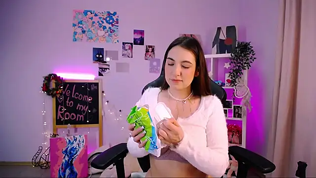 Snapshot of MelissaLovvv chatting on 02/09/25, 08:33 MelissaLovvv online show from 02/09/25, 08:33