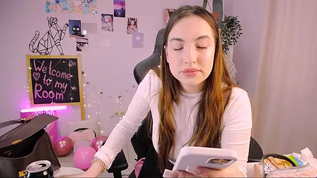 Snapshot of MelissaLovvv chatting on 02/16/25, 03:37 MelissaLovvv online show from 02/16/25, 03:37