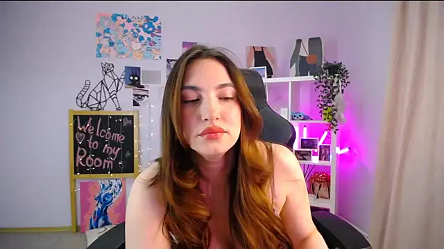 Snapshot of MelissaLovvv chatting on 03/18/25, 08:25 MelissaLovvv online show from 03/18/25, 08:25