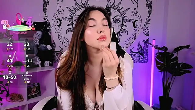 Snapshot of MelissaLovvv chatting on 09/15/25, 05:29 MelissaLovvv online show from 09/15/25, 05:29