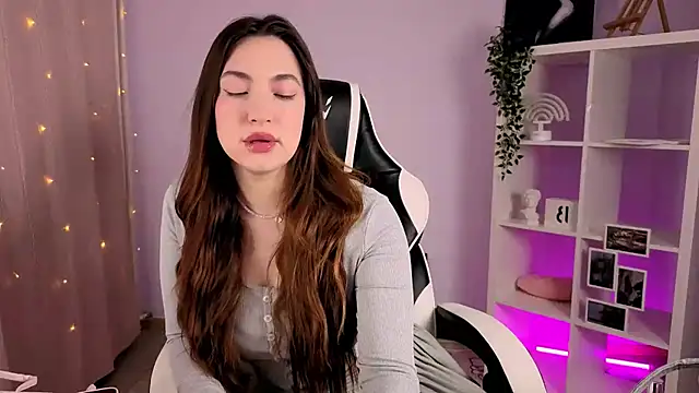 Snapshot of MelissaLovvv chatting on 09/28/25, 01:22 MelissaLovvv online show from 09/28/25, 01:22