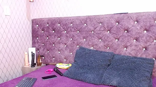 VALENTINA3x online show from 11/30/25, 03:54