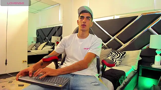 DimitryHank online show from 12/28/24, 05:35