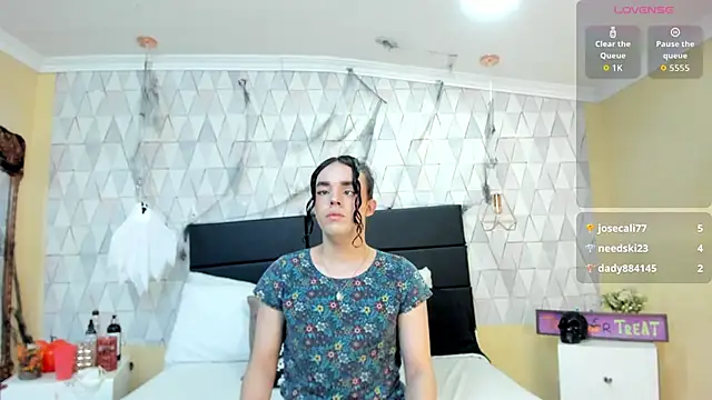 JustinePerry online show from 10/27/25, 03:32