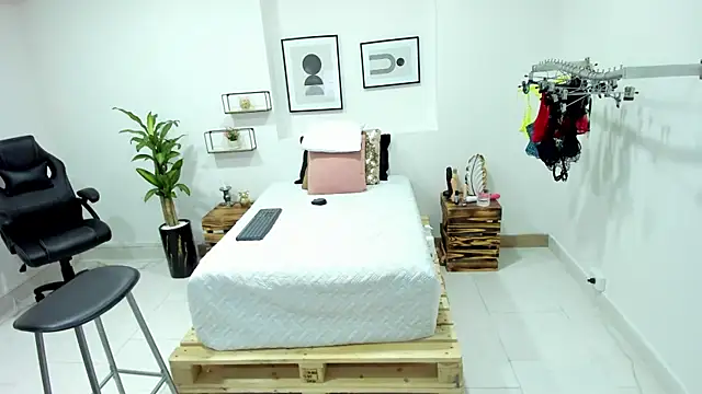 afrodita martinez online show from 01/08/25, 03:28