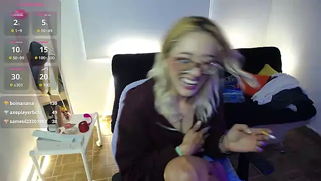 Snapshot of 911Calling chatting on 12/10/24, 06:49 911Calling online show from 12/10/24, 06:49