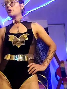 Snapshot of 911Calling chatting on 10/31/25, 10:00 911Calling online show from 10/31/25, 10:00