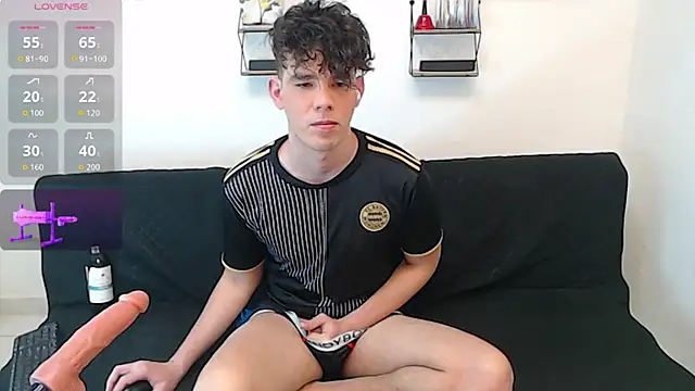Snapshot of Angelo-cianuro- chatting on 05/04/26, 11:34 Angelo-cianuro- online show from 05/04/26, 11:34