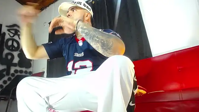 Snapshot of Dexter-T chatting on 12/09/24, 06:23 Dexter-T online show from 12/09/24, 06:23