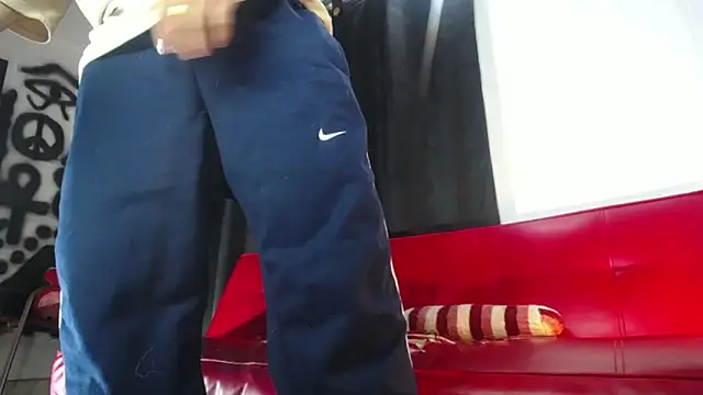 Snapshot of Dexter-T chatting on 12/11/24, 05:10 Dexter-T online show from 12/11/24, 05:10