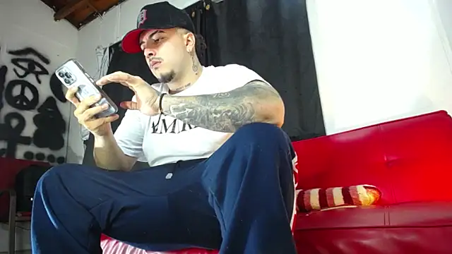 Snapshot of Dexter-T chatting on 01/07/25, 03:03 Dexter-T online show from 01/07/25, 03:03