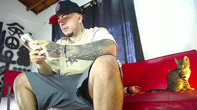 Snapshot of Dexter-T chatting on 01/12/25, 10:22 Dexter-T online show from 01/12/25, 10:22