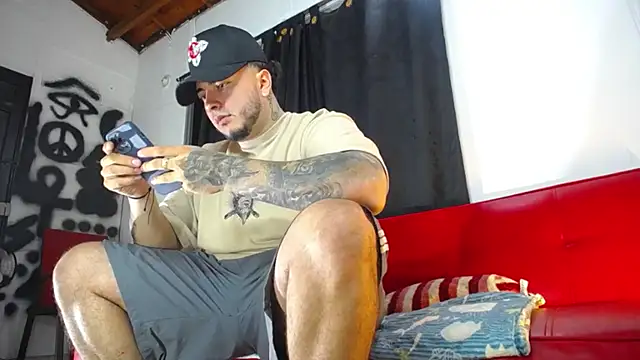 Snapshot of Dexter-T chatting on 02/11/25, 04:33 Dexter-T online show from 02/11/25, 04:33