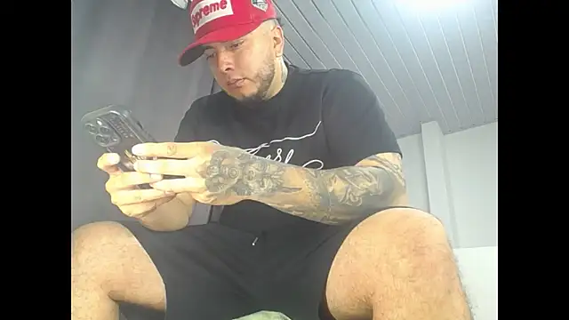 Snapshot of Dexter-T chatting on 09/12/25, 03:06 Dexter-T online show from 09/12/25, 03:06