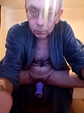 BesterJunge45 online show from 04/19/26, 11:42