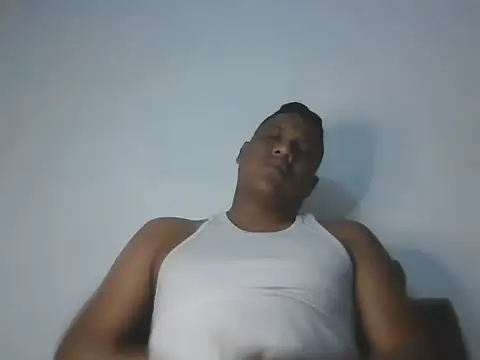latinblack01 online show from 10/02/25, 03:46