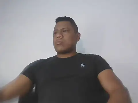 latinblack01 online show from 10/06/25, 02:03
