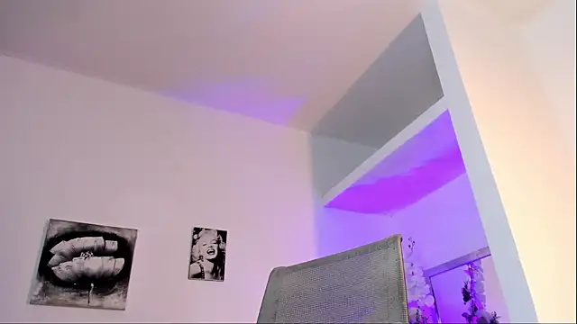 Snapshot of La_Perversa69 chatting on 09/15/25, 07:03 La Perversa69 online show from 09/15/25, 07:03