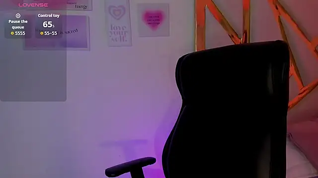 LanaJones  online show from 12/20/25, 12:12