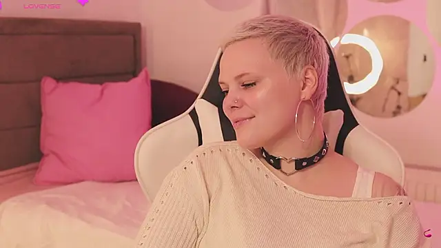 LikaBerry1 online show from 02/21/26, 01:45