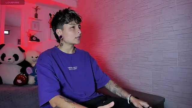 Snapshot of ZuryRamirez_ chatting on 09/18/25, 07:38 ZuryRamirez online show from 09/18/25, 07:38
