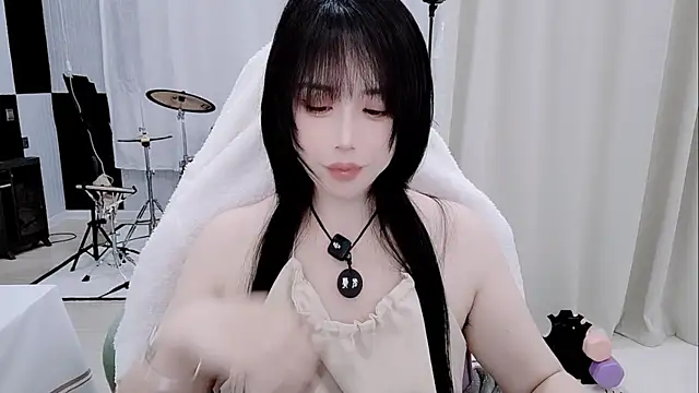 Snapshot of Vaness-a chatting on 05/21/26, 01:34 Vaness-a online show from 05/21/26, 01:34