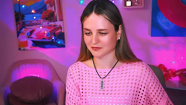 Snapshot of DeboraLarson chatting on 12/13/24, 04:05 DeboraLarson online show from 12/13/24, 04:05