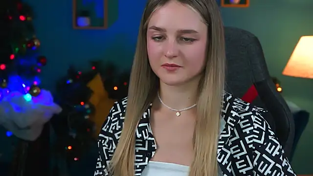 Snapshot of DeboraLarson chatting on 12/20/24, 07:12 DeboraLarson online show from 12/20/24, 07:12