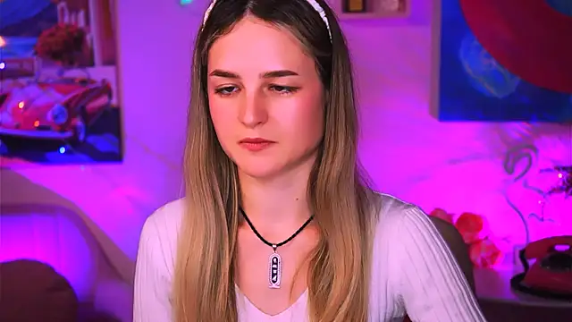 Snapshot of DeboraLarson chatting on 01/10/25, 11:54 DeboraLarson online show from 01/10/25, 11:54