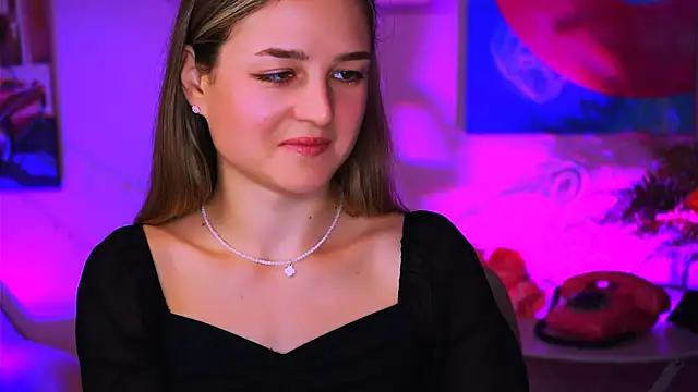 Snapshot of DeboraLarson chatting on 01/13/25, 04:28 DeboraLarson online show from 01/13/25, 04:28