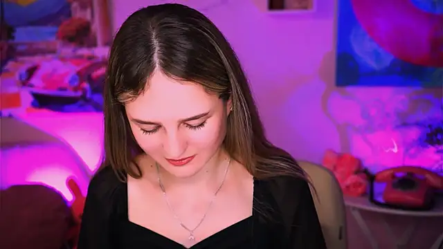 Snapshot of DeboraLarson chatting on 02/01/25, 10:44 DeboraLarson online show from 02/01/25, 10:44