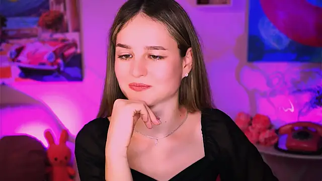 Snapshot of DeboraLarson chatting on 02/02/25, 01:45 DeboraLarson online show from 02/02/25, 01:45