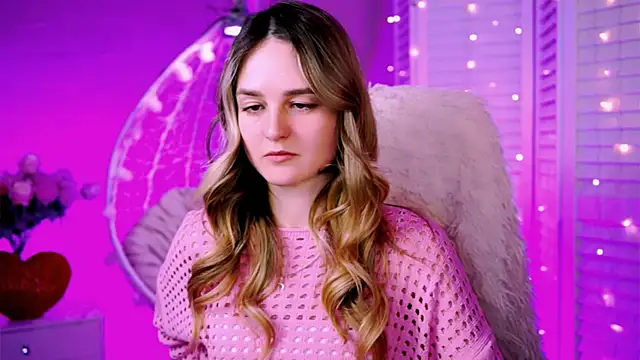 Snapshot of DeboraLarson chatting on 02/25/25, 09:46 DeboraLarson online show from 02/25/25, 09:46