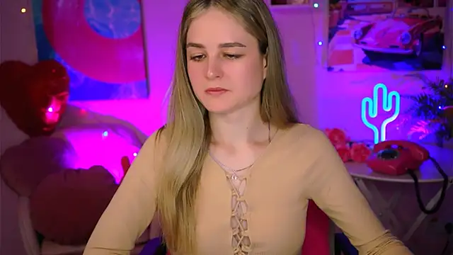 Snapshot of DeboraLarson chatting on 03/11/25, 04:10 DeboraLarson online show from 03/11/25, 04:10