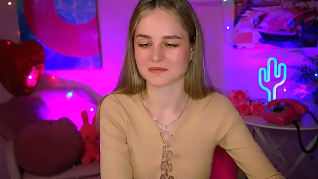 Snapshot of DeboraLarson chatting on 03/11/25, 07:15 DeboraLarson online show from 03/11/25, 07:15