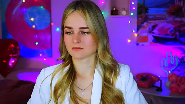 Snapshot of DeboraLarson chatting on 03/16/25, 03:47 DeboraLarson online show from 03/16/25, 03:47