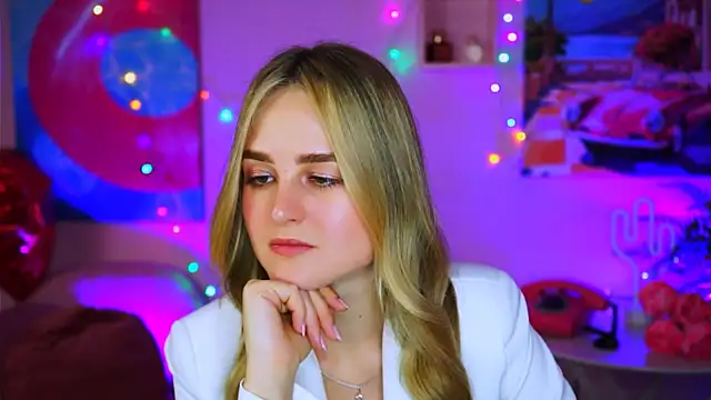 Snapshot of DeboraLarson chatting on 03/16/25, 06:53 DeboraLarson online show from 03/16/25, 06:53