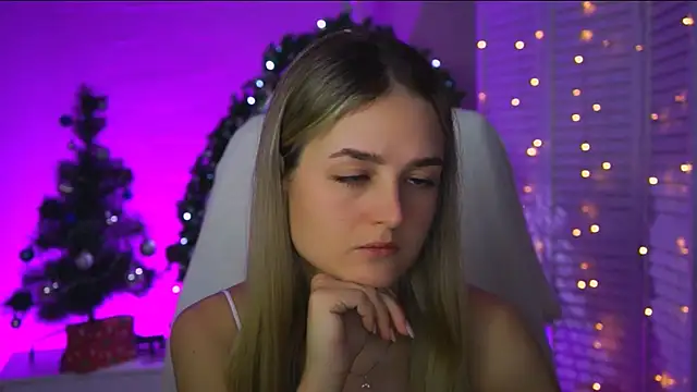 DeboraLarson online show from 12/16/25, 03:33