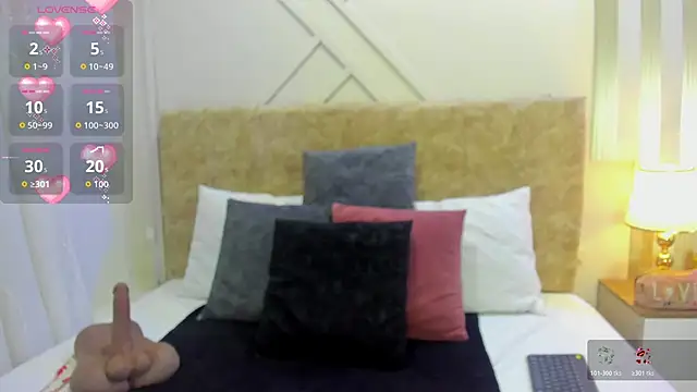 ashley  foxx  online show from 10/30/25, 02:51