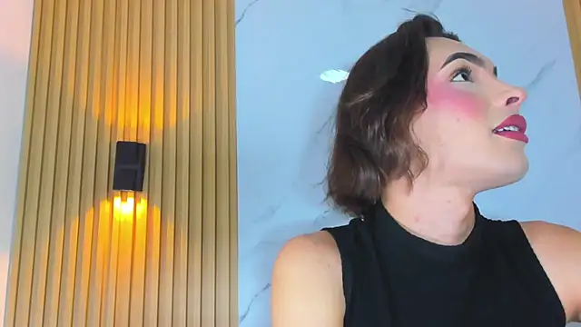 Snapshot of miss_Ari chatting on 01/11/25, 07:05 miss Ari online show from 01/11/25, 07:05