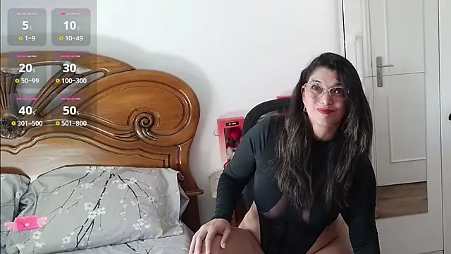 Snapshot of Julie_Boronat26 chatting on 09/16/25, 10:16 Julie Boronat26 online show from 09/16/25, 10:16