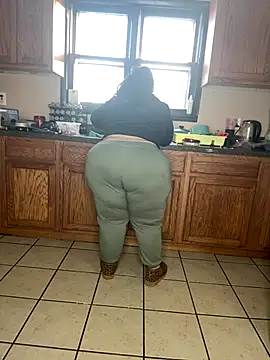 tillymarie34 online show from 12/14/25, 09:41