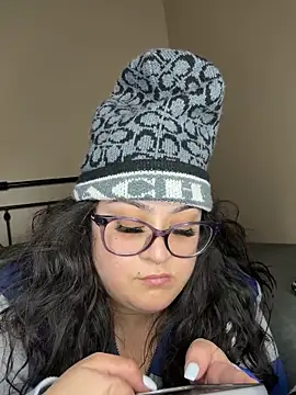 tillymarie34 online show from 12/21/25, 11:01