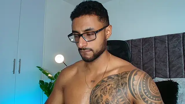 LiamGarcia1 online show from 10/07/25, 02:36