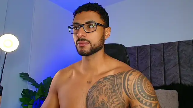 LiamGarcia1 online show from 10/24/25, 01:07