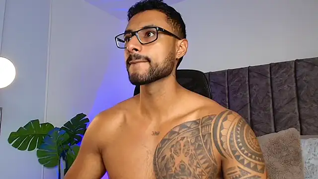 LiamGarcia1 online show from 11/03/25, 02:18