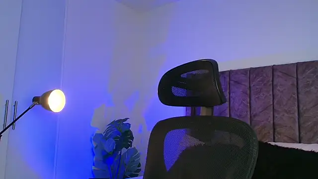 LiamGarcia1 online show from 11/27/25, 01:13