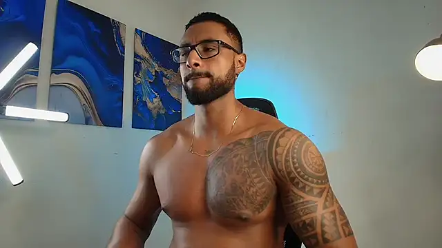 LiamGarcia1 online show from 02/10/26, 02:21