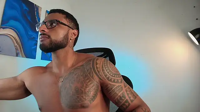 LiamGarcia1 online show from 02/18/26, 04:03