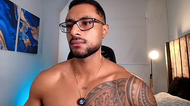 Snapshot of LiamGarcia1 chatting on 04/29/26, 02:21 LiamGarcia1 online show from 04/29/26, 02:21